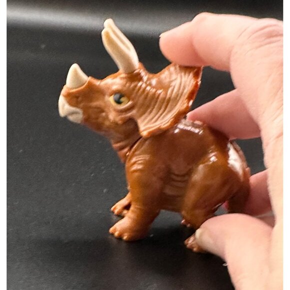 2020 Jurassic Park World Camp Cretaceous McDonalds Dinosaurs T-Rex Triceratops - Picture 8 of 16